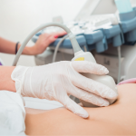 Dra. Thaline Neves mostra como o uso do ultrassom no pronto-socorro acelera decisões médicas em situações de emergência.
