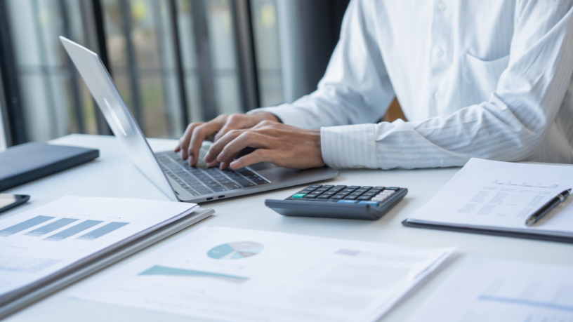 Bráulio Henrique Dias Viana analisa como a gestão integrada conecta áreas, otimiza recursos e eleva a eficiência organizacional.