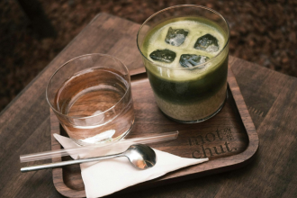 Alberto Toshio Murakami explora o universo do matcha e dos chás japoneses: tradição, cultura e hábitos diários.