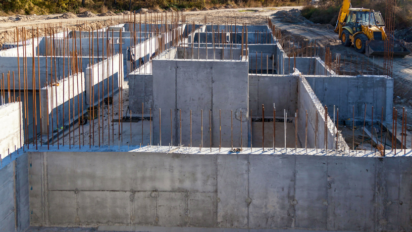 Descubra em quais pontos as armaduras entram na alvenaria estrutural e por que são essenciais para a estabilidade, com Valderci Malagosini Machado.